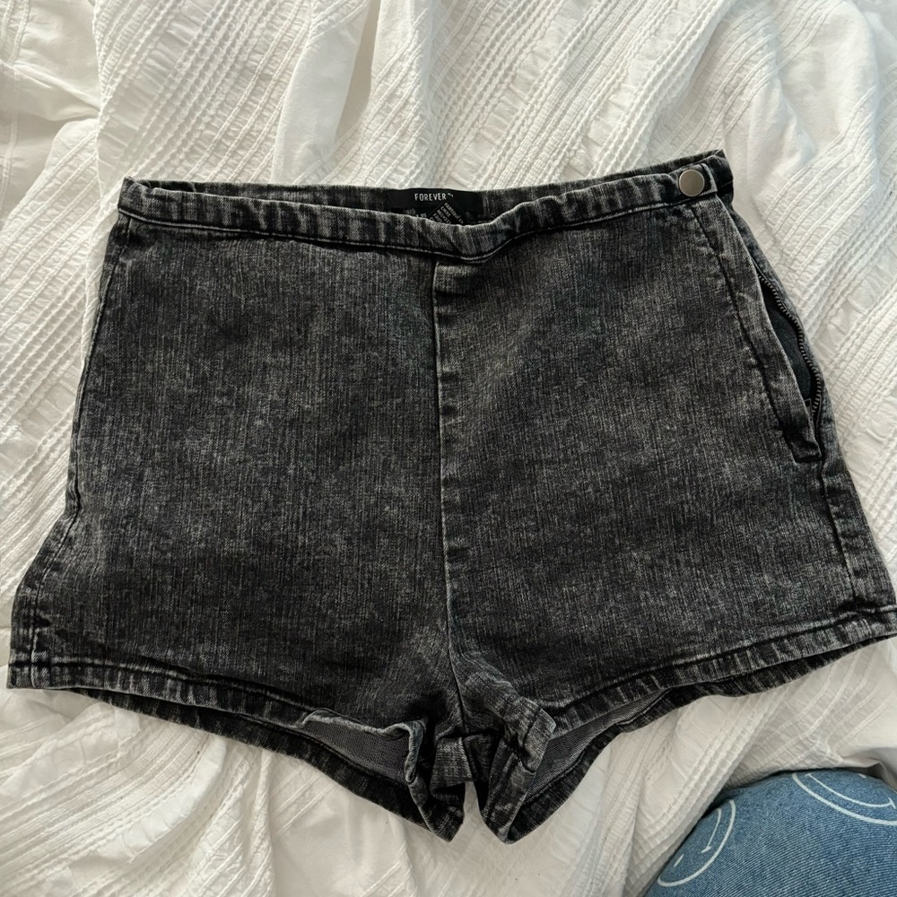 High waisted dark rinse shorts
